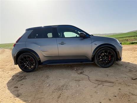 לקחו רנו 5 אי-טק והפציצו בספורטיביות