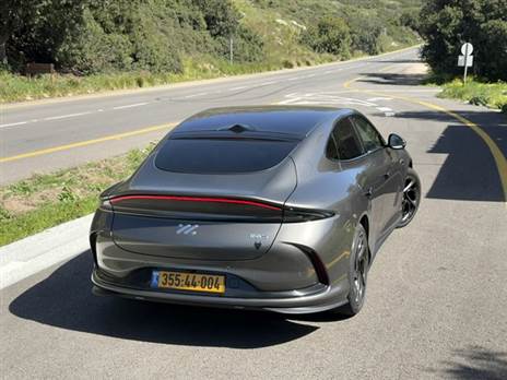 הביצועים מצוינים, התנהגות הכביש טובה מאוד, וטווח הנסיעה שימושי בהחלט