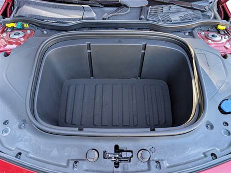 אז כפיצוי, יש לכם תא מטען קדמי גדול