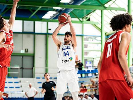 סיים עם 19 נקודות ועזר לניצחון. אביב ארונוב (FIBA)
