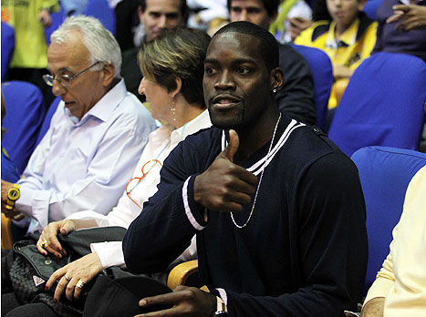 בכורה בהיכל? פרקינס (אלן שיבר)