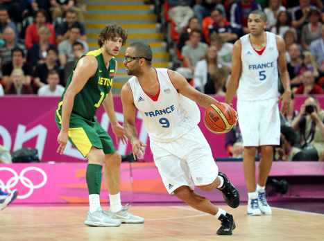 נאבק על המיקום. פארקר עובר את יסאייטיס (gettyimages)