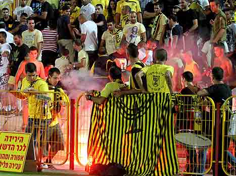 "סתם מחפשים אותנו" (קובי אליהו, וואלה)