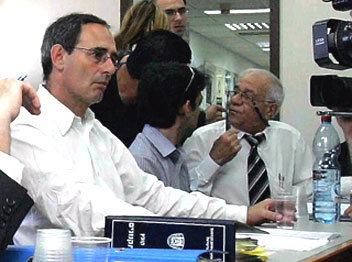 אבן עזרא צפוי להמשיך. גם משה אביבי