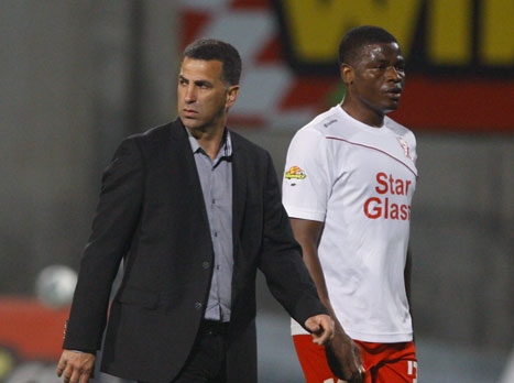 בלבול וכובש השער, ירו בלו