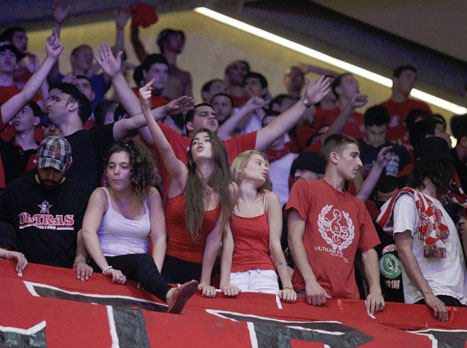 הקהל האדום. בלאט מוכן להם (אלן שיבר)