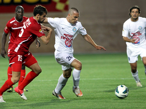 היכן הוא ישחק בעונה הבאה? מרינקוביץ' במדי עכו