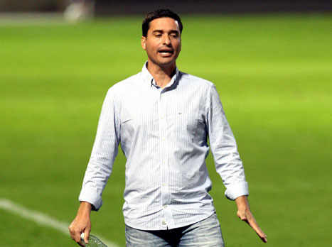 עובד על גיבוש השיטה. דורה (אלן שיבר)