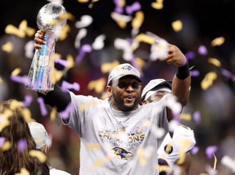 מסגולים לנחש מי יירש אותו? זו בדיוק הנקודה. ריי לואיס (GETTYIMAGES)