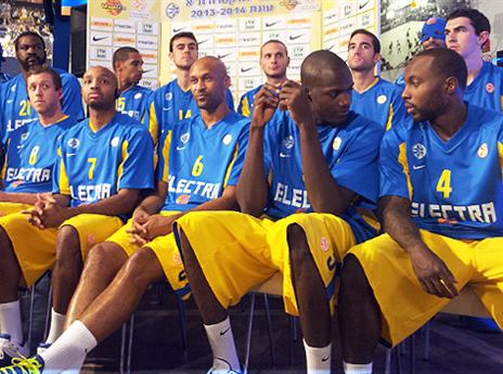 ביום שני מחכה להם דרבי.. שחקני מכבי