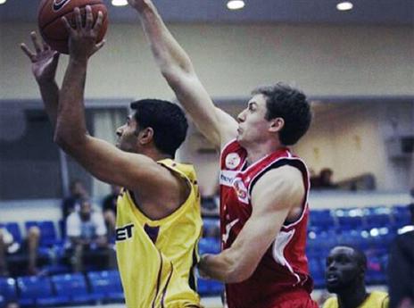 הלאה לחצי הגמר (מנהלת הליגה)