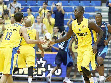 יצטרכו להסתדר גם הערב בלי סופו. ג'יימס ואוחיון (אלן שיבר)