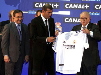 החץ הבלונדיני (לשעבר) עם זיזו. ענק בין גדולים (gettyimages)