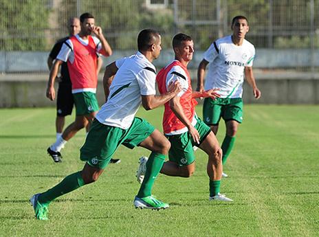 אחד בפנים ואחד בחוץ. גבאי ומשומר