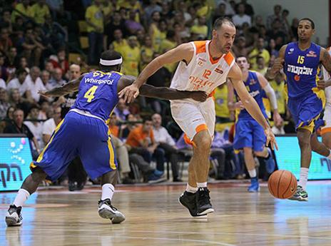 מכבי. לא הצליחו לעצור את מאיר טפירו