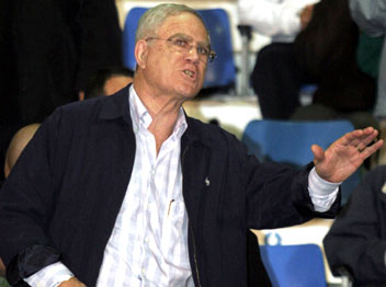 הבוס ייתן שקט למאמן?