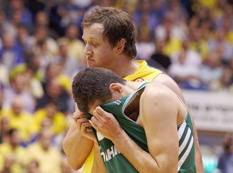 זה בעצם כל הסיפור: אינגלס מעל פנאתינייקוס