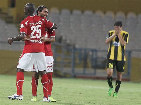 דג'אני בימים יפים יותר. יתרגל לספסל?