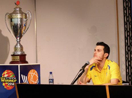 פניני חולם על הגביע (אלן שיבר)