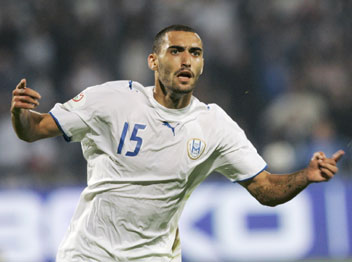 והנה הוא במדי הנבחרת (AP)