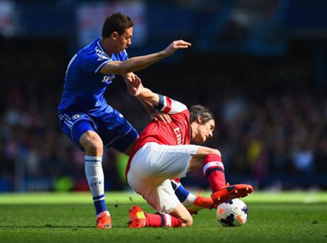 לא כוחות. מאטיץ' דורס את רוזיצקי (GETTYIMAGES)