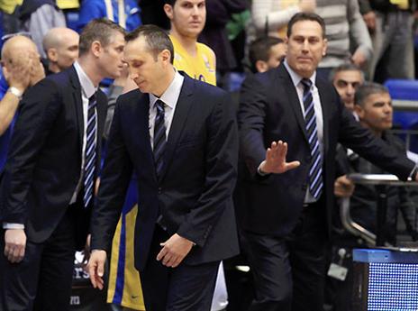 חייב לנצח בשבוע הבא. בלאט (אלן שיבר)