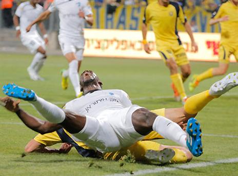 היה קרב אגרסיבי בקרייה (אנצ'ו גוש, ג'יני)