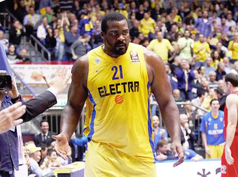 סופו, למילאנו אין ממש מי שישמור עליו (אלן שיבר)