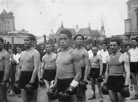 ספורט בקרקוב, תערוכה מיוחדת (ארגון יוצאי קרקוב)