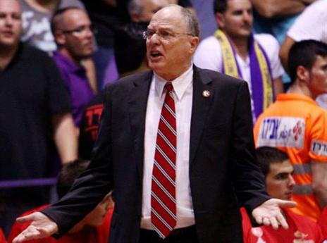 גרינברג. ערב לא פשוט עבר עליו (מנהלת)