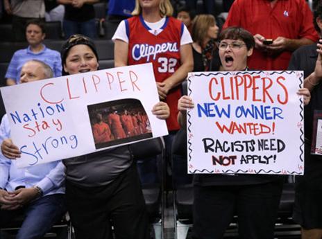 אוהדי הקליפרס במחאה (GETTYIMAGES)