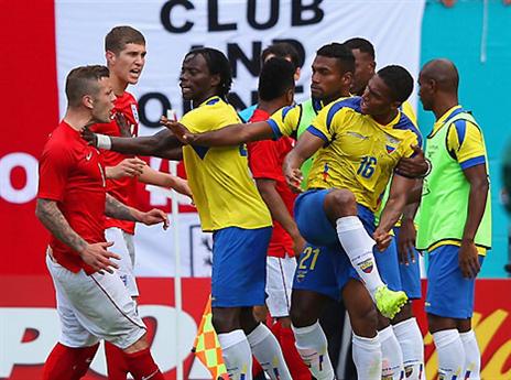 לא ידידות ולא נעליים. ולנסיהה וסטרלינג מורחקים (gettyimages)