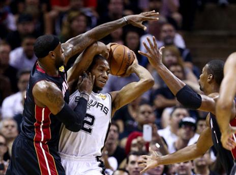 לנארד ולברון. היה משחק אגרסיבי (gettyimages)