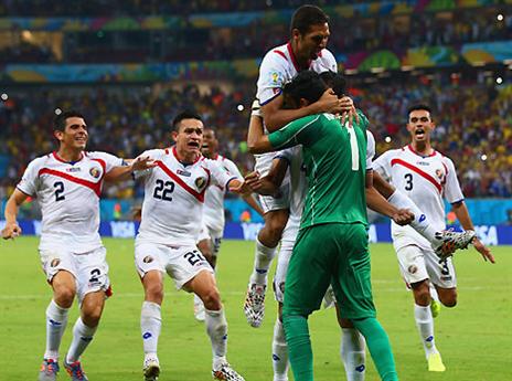 חוגגים עוד ניצחון בדרך לסנסציה