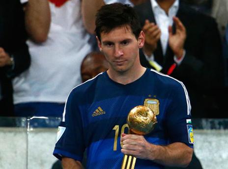 זה לא יספק אותו. מסי עם תואר השחקן המצטיין (GETTYIMAGES)