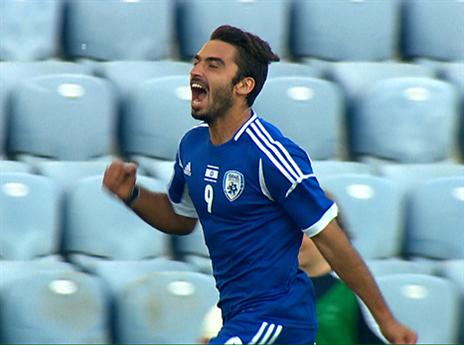 מיכאל אוחנה. כדורגל יש לו