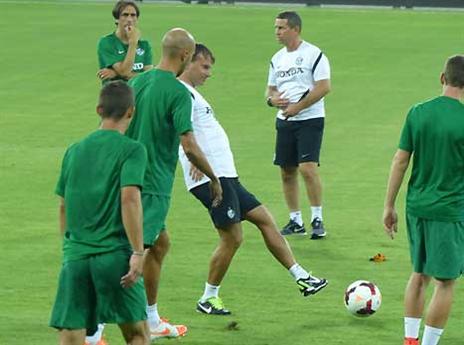 מאמן יש. והעוזר איפה? (צילום: קרין שביט)