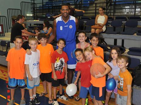 עם השם הכי מגניב. מגנום רול מבני הרצליה