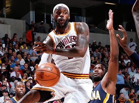 לברון. רקד על הפרקט (getty)