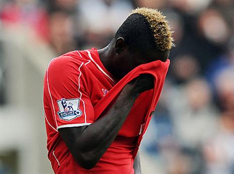 על הפנים, ליברפול ובאלוטלי  ממשיכים ביכולת הגרועה  (gettyimages)