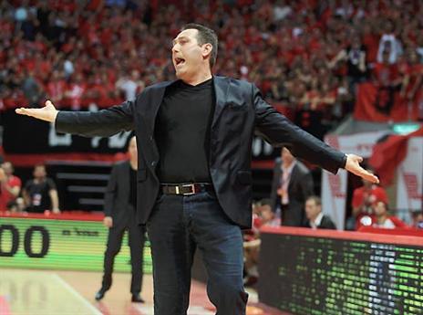 משבר ראשון כמאמן מכבי? גודס (אלן שיבר)