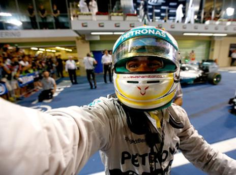 תמיד יש זמן לסלפי (gettyimages)