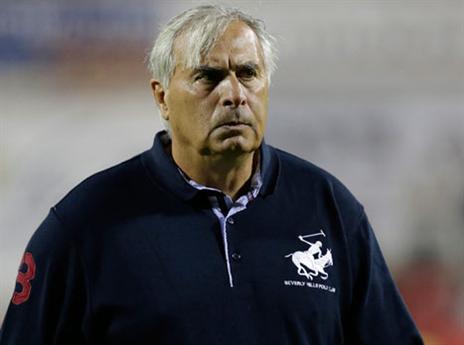 מנסה לפקס את השחקנים. מזרחי (צפריר אביוב)