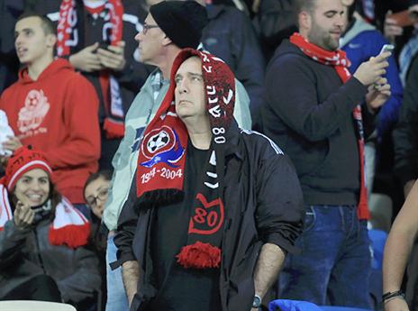 איצטדיון חדש, תוצאות ישנות. אוהדי הפועל חיפה (אלן שיבר)