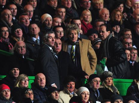 מעניין מה יש לאוהד מס' 1, רוד סטיוארט, לומר על המחווה