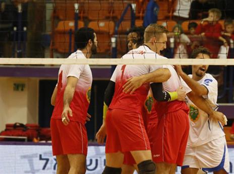 עוד ניצחון לחבורה באדום (צילום: רמי כהן שמאלי)