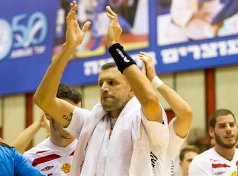 היסטוריה בעונה האחרונה בקריירה למימון (צילום: יועד כהן, איגוד הכדוריד)