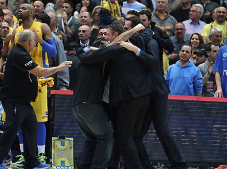 איפשהו שם נמצאת השרשרת (אלן שיבר)