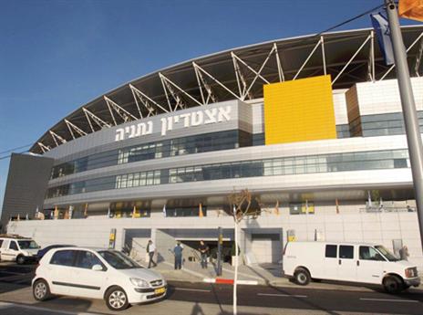 בקרוב במראה חדש. איצטדיון נתניה (צילום: אלן שיבר)