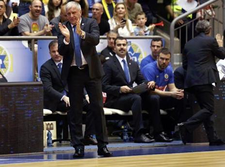 עכשיו הוא יכול לחייך. אוברדוביץ' (אלן שיבר)